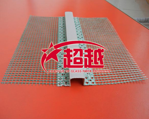 保溫分割條使用過程中無需使用靠尺板，操作簡便，施工效率是一般的2~5倍，有效地降低了工程成本，充分保證了轉角的美觀與牢固。保溫護角網常用于外墻保溫系統(tǒng)轉角部位。